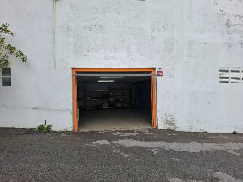 Parkplatz von Geschaftsraum zur Miete in Burela mit Möbliert