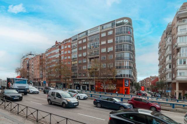 Piso en Venta en Avenida de América en Guindalera