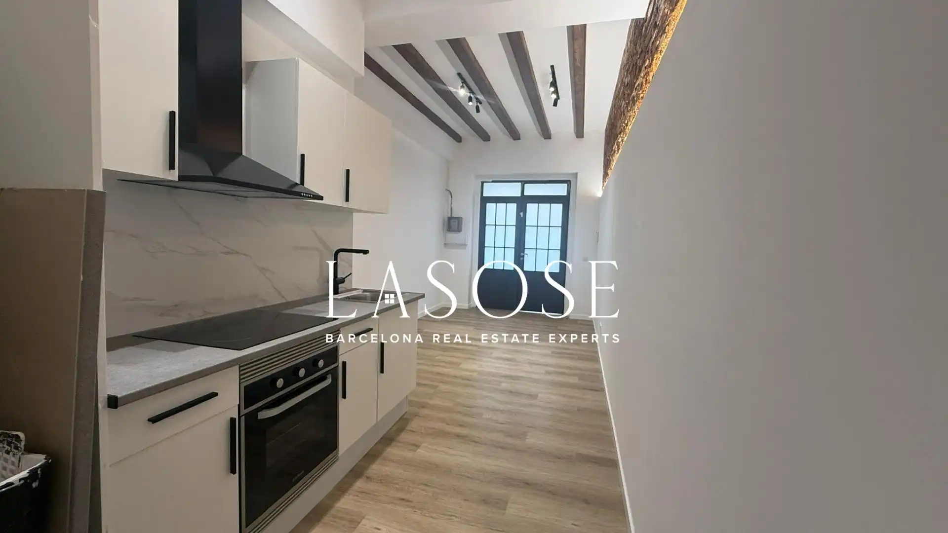 Cocina de Apartamento en venta en Barcelona