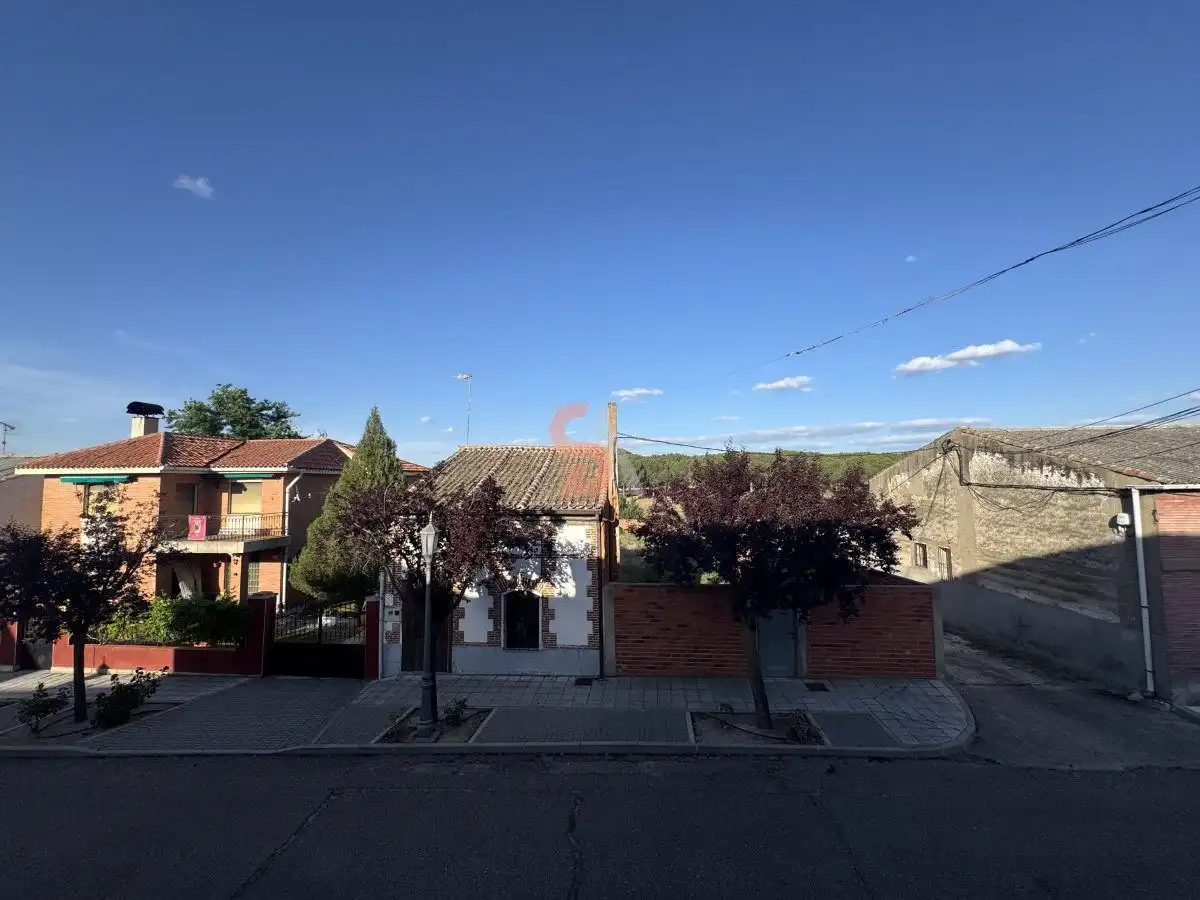 Vista exterior de Casa o chalet en venta en Alcazarén con Calefacción, Terraza y Trastero