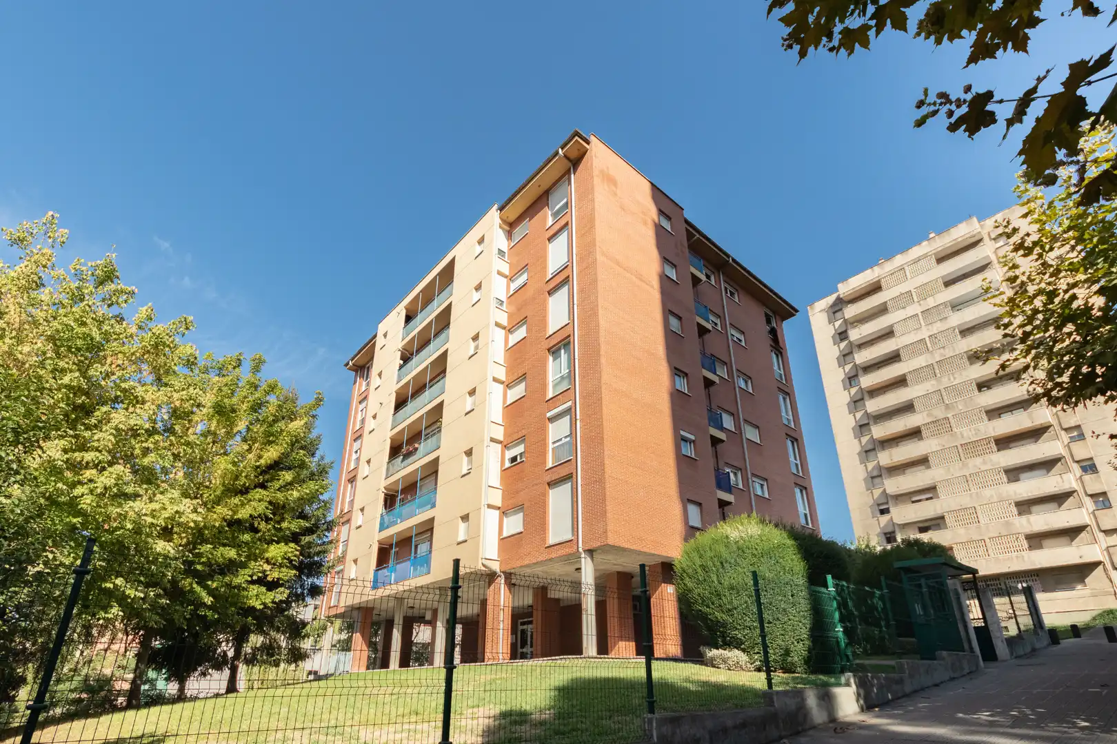Vista exterior de Piso en venta en Otxarkoaga - Txurdinaga