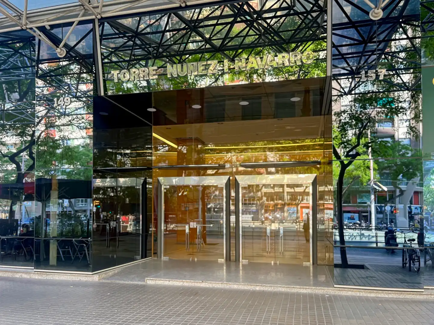 Außenansicht von Büro zur Miete in  Barcelona Capital mit Klimaanlage, Heizung und Möbliert