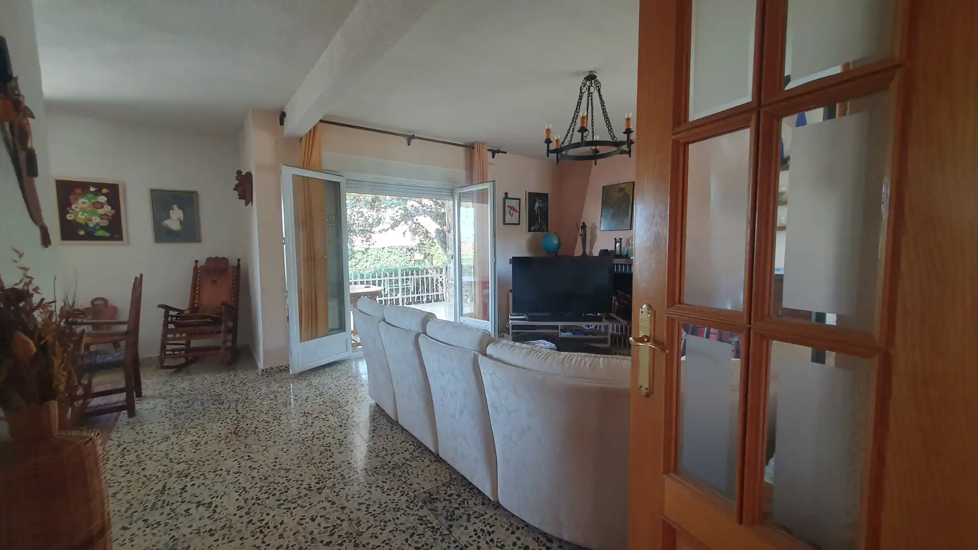Sala d'estar de Casa o xalet en venda en Valdemorillo amb Calefacció, Jardí privat i Terrassa