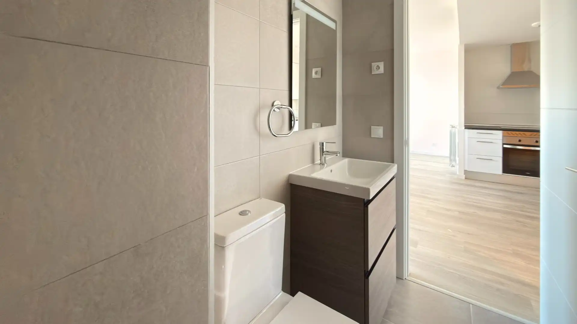 Badezimmer von Wohnungen zur Miete in Tres Cantos mit Klimaanlage, Heizung und Terrasse
