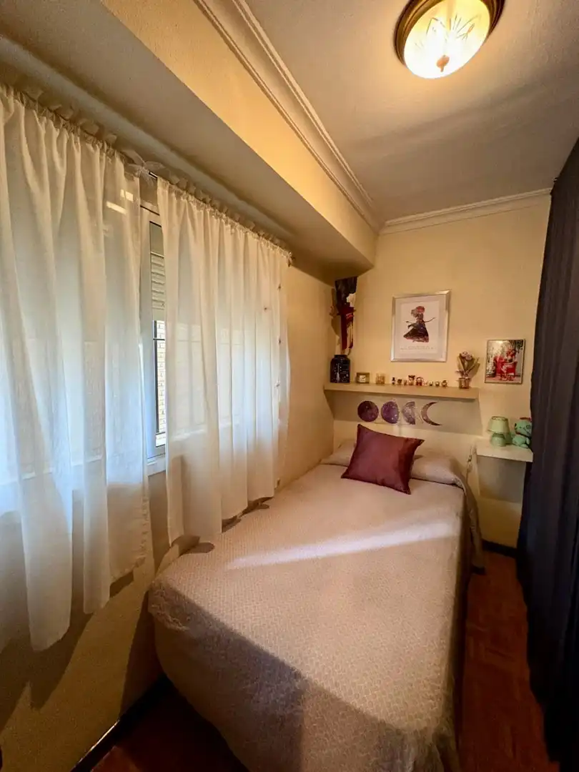Bedroom of Flat for sale in Sevilla  with Air Conditioner and Heating