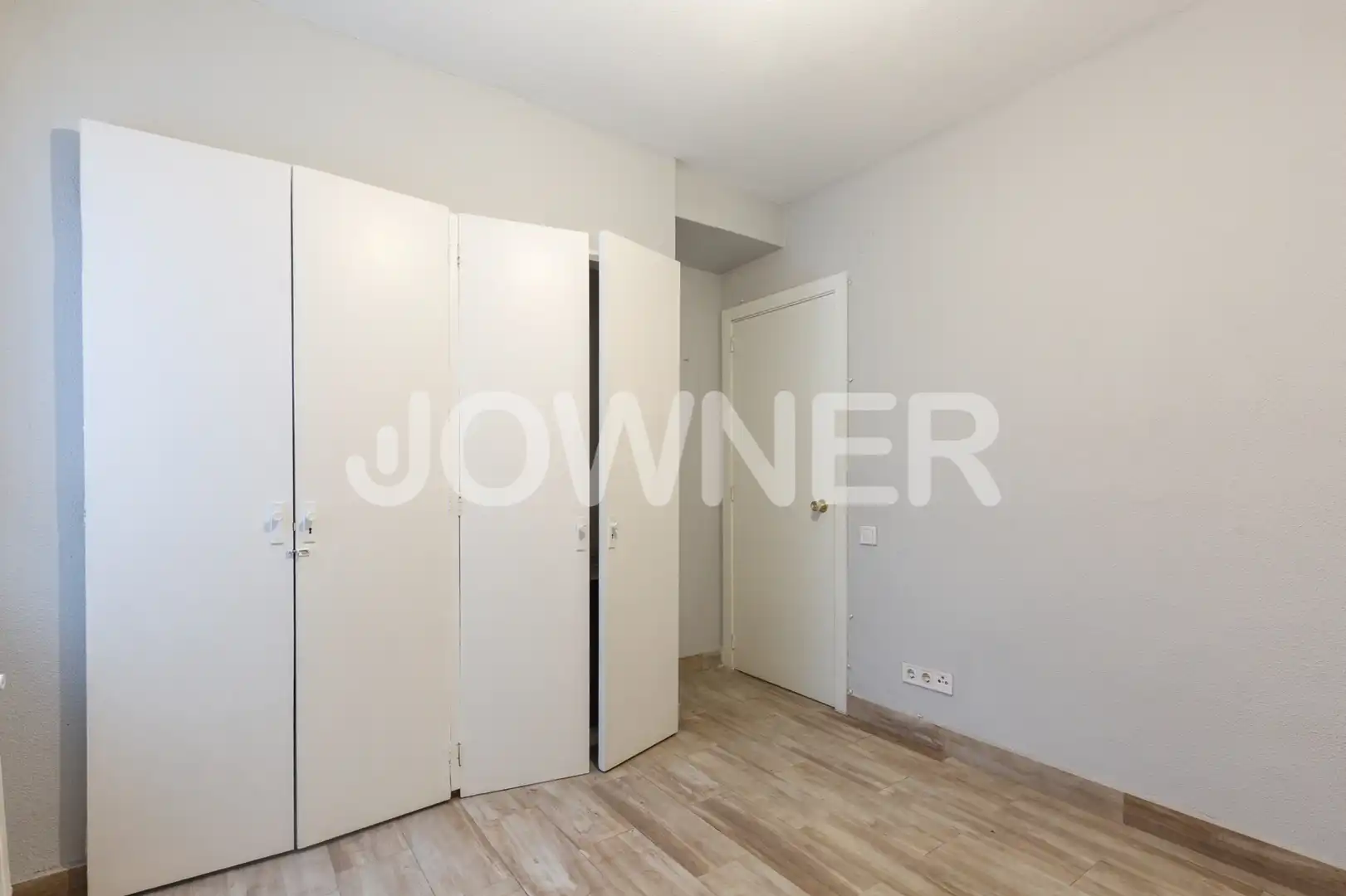 Bedroom of Office for rent in Madrid  with Air Conditioner and Heating