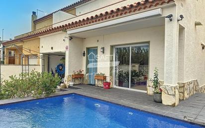 Swimming pool of House or chalet for sale in Empuriabrava  with Air Conditioner, Heating and Terrace