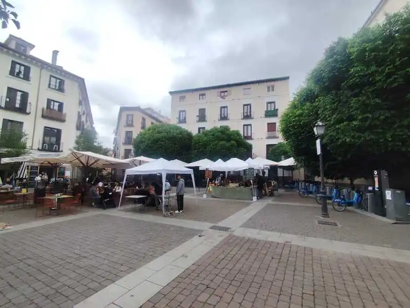 Vista exterior de Piso en venta en  Madrid Capital con Amueblado