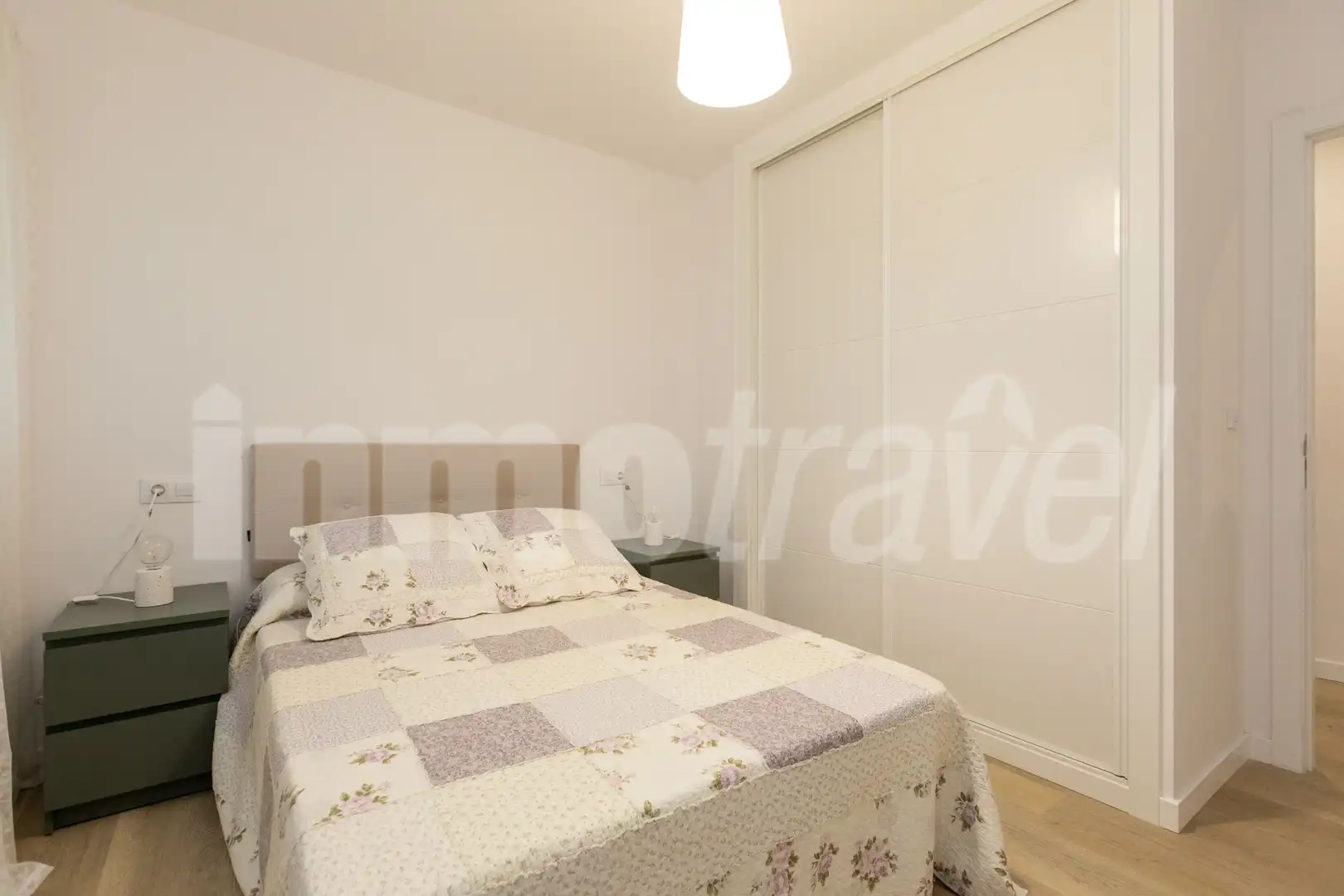 Bedroom of Flat for rent in Sanxenxo  with Heating, Parquet flooring and Furnished