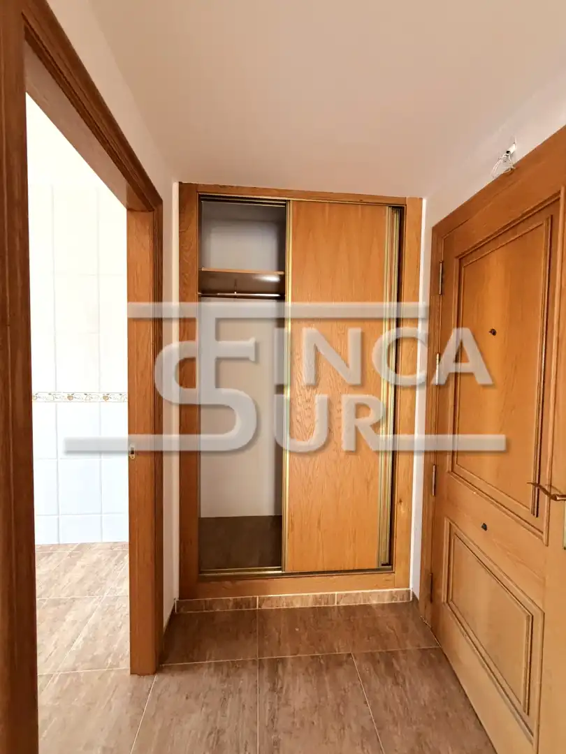 Piso en venta en Roquetas de Mar con Balcón