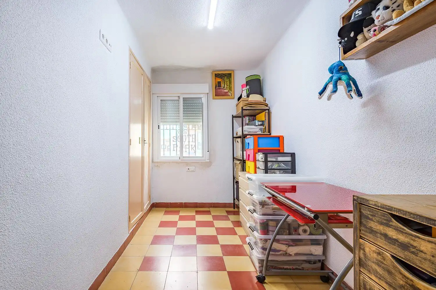 Einfamilien-Reihenhaus zum Verkauf in Benidorm mit Klimaanlage, Terrasse und Abstellraum