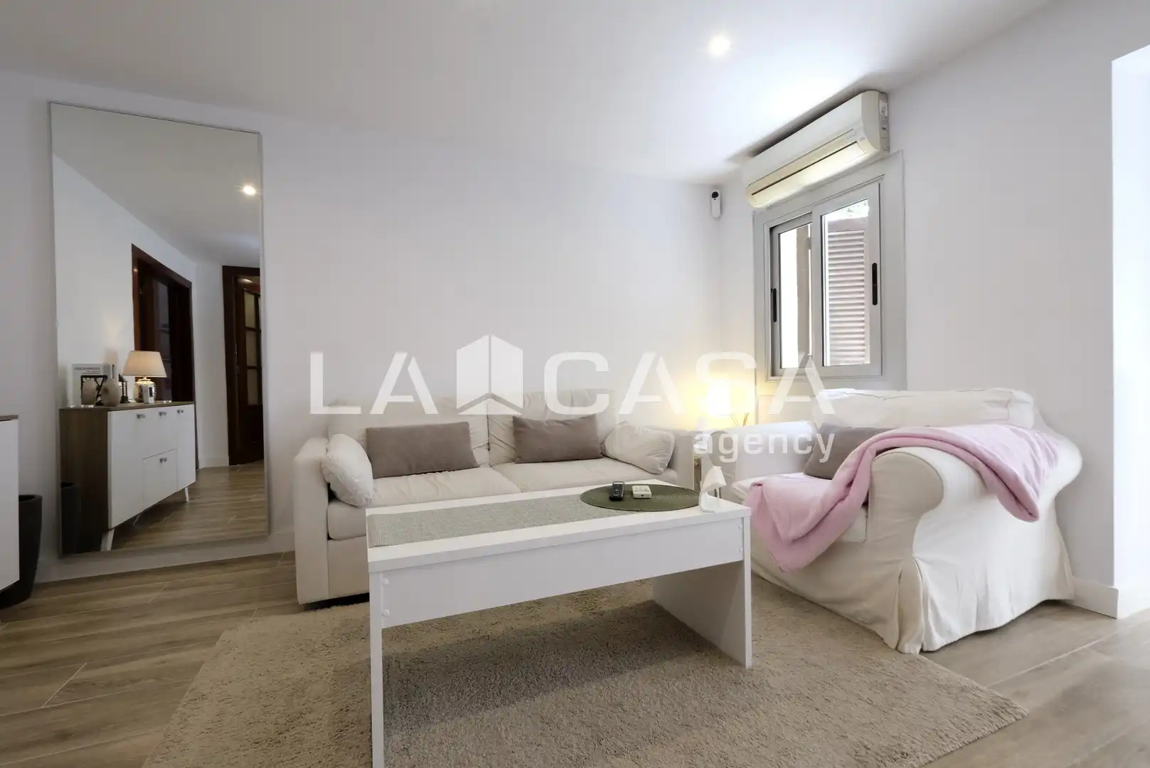Sala d'estar de Pis en venda en Barcelona amb Calefacció