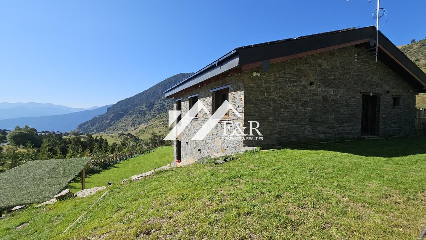Vista exterior de Casa o xalet de lloguer en Encamp amb Jardí privat i Terrassa