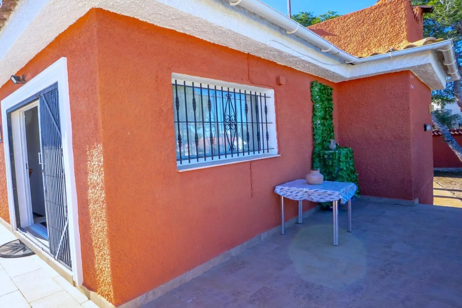 Vista exterior de Casa o chalet en venta en Torrevieja con Aire acondicionado, Calefacción y Jardín privado