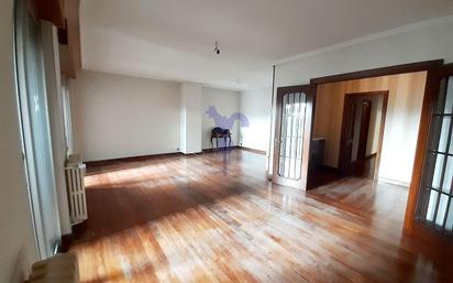 Living room of Flat for sale in León Capital   with Heating, Terrace and Balcony