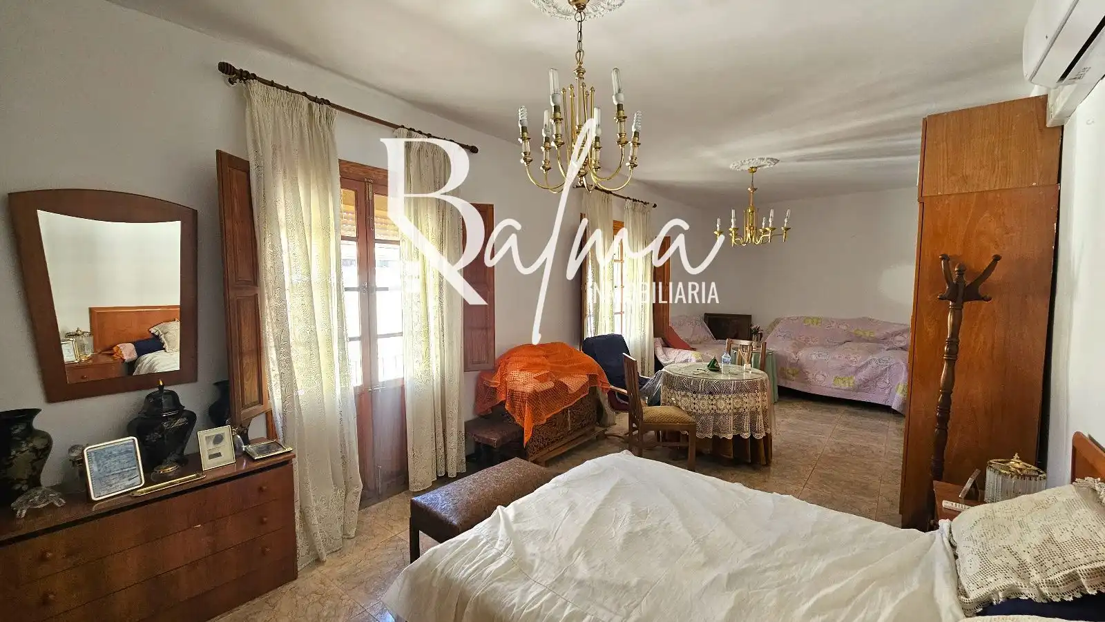 Bedroom of Detached homes for sale in Vélez-Málaga  with Terrace, Storage room and Furnished