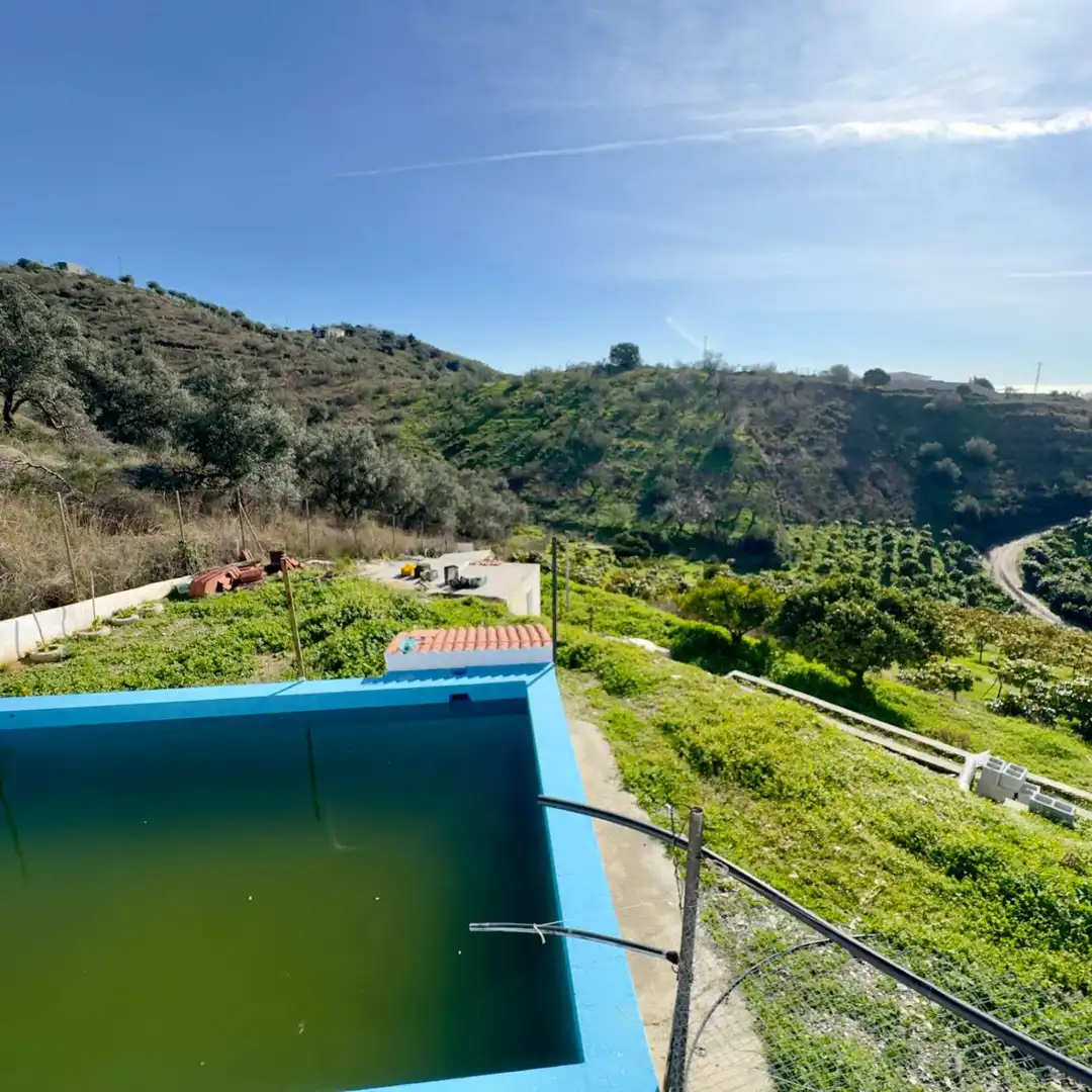 Piscina de Finca rústica en venda en Vélez-Málaga amb Moblat
