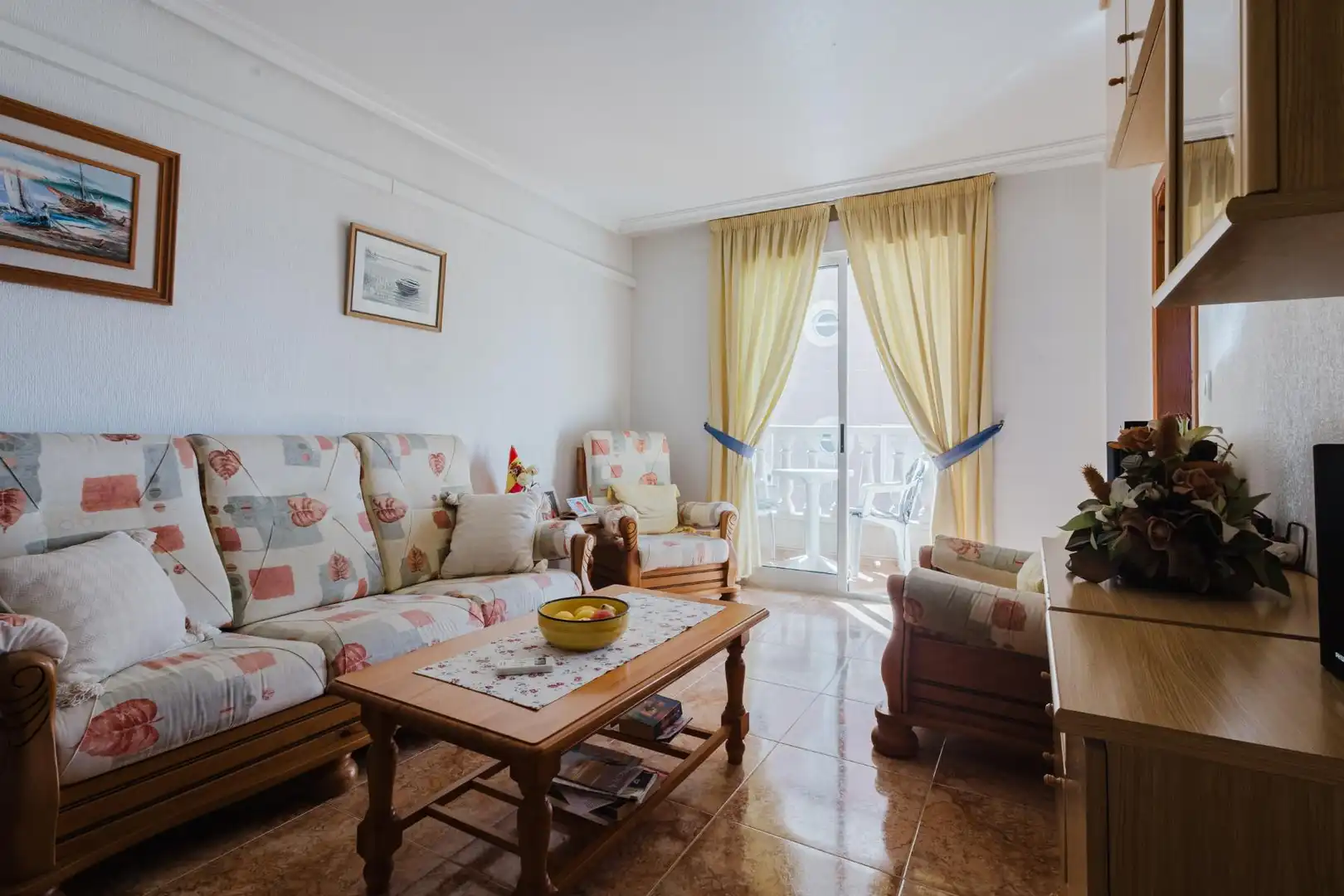 Sala de estar de Apartamento en venta en Torrevieja con Terraza y Amueblado