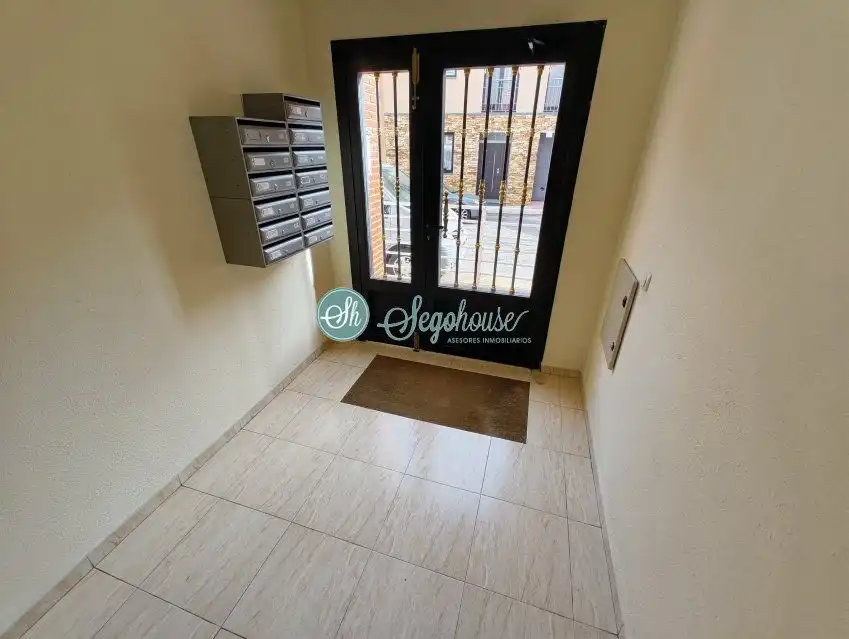 Piso en venta en Segovia con Calefacción y Terraza