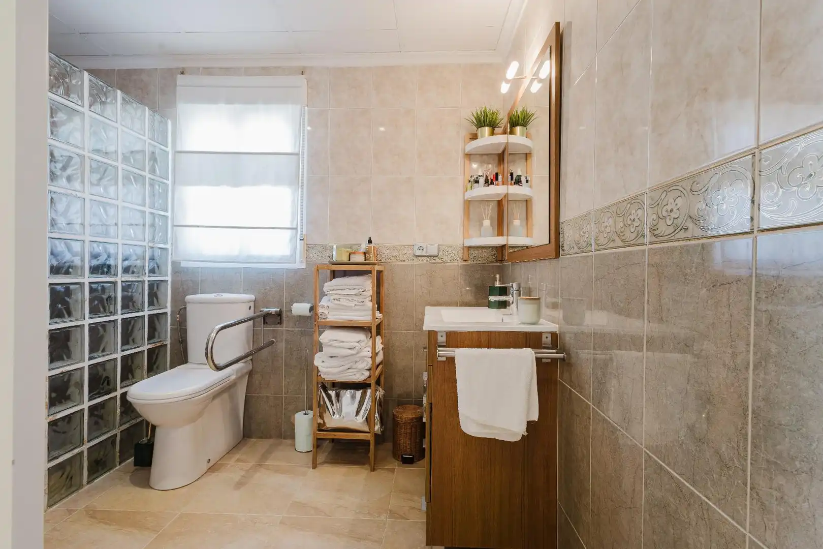 Baño de Casa o chalet en venta en Torrevieja con Terraza, Piscina y Amueblado
