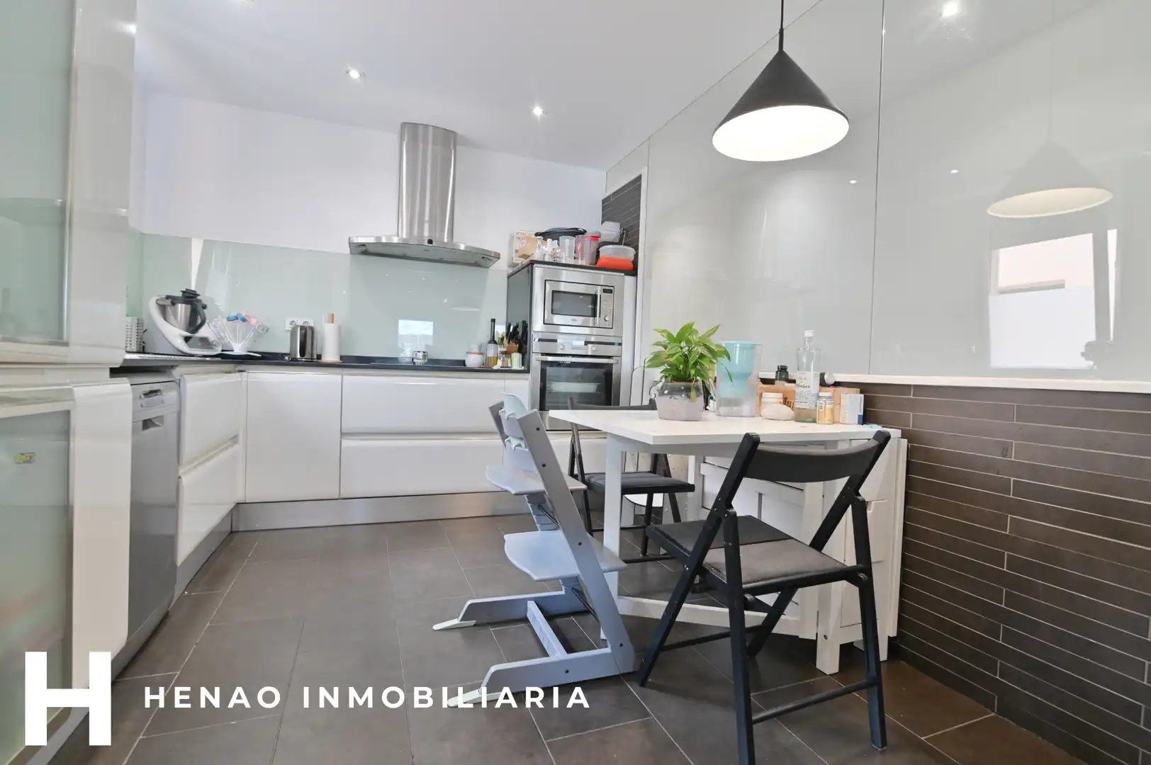 Kitchen of Flat for sale in Bilbao   with Heating, Parquet flooring and Furnished