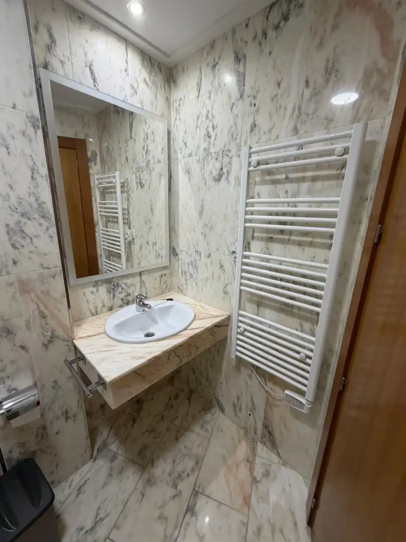Baño de Piso de alquiler en Albacete con Calefacción, Amueblado y Horno