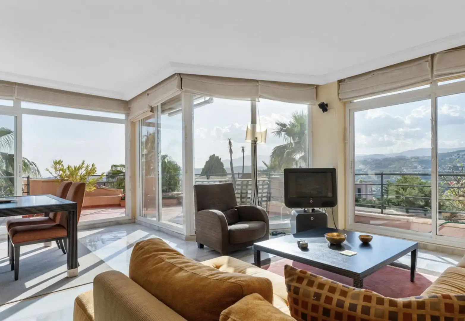 Flat with pool for sale in Nueva Andalucía, imagen 2