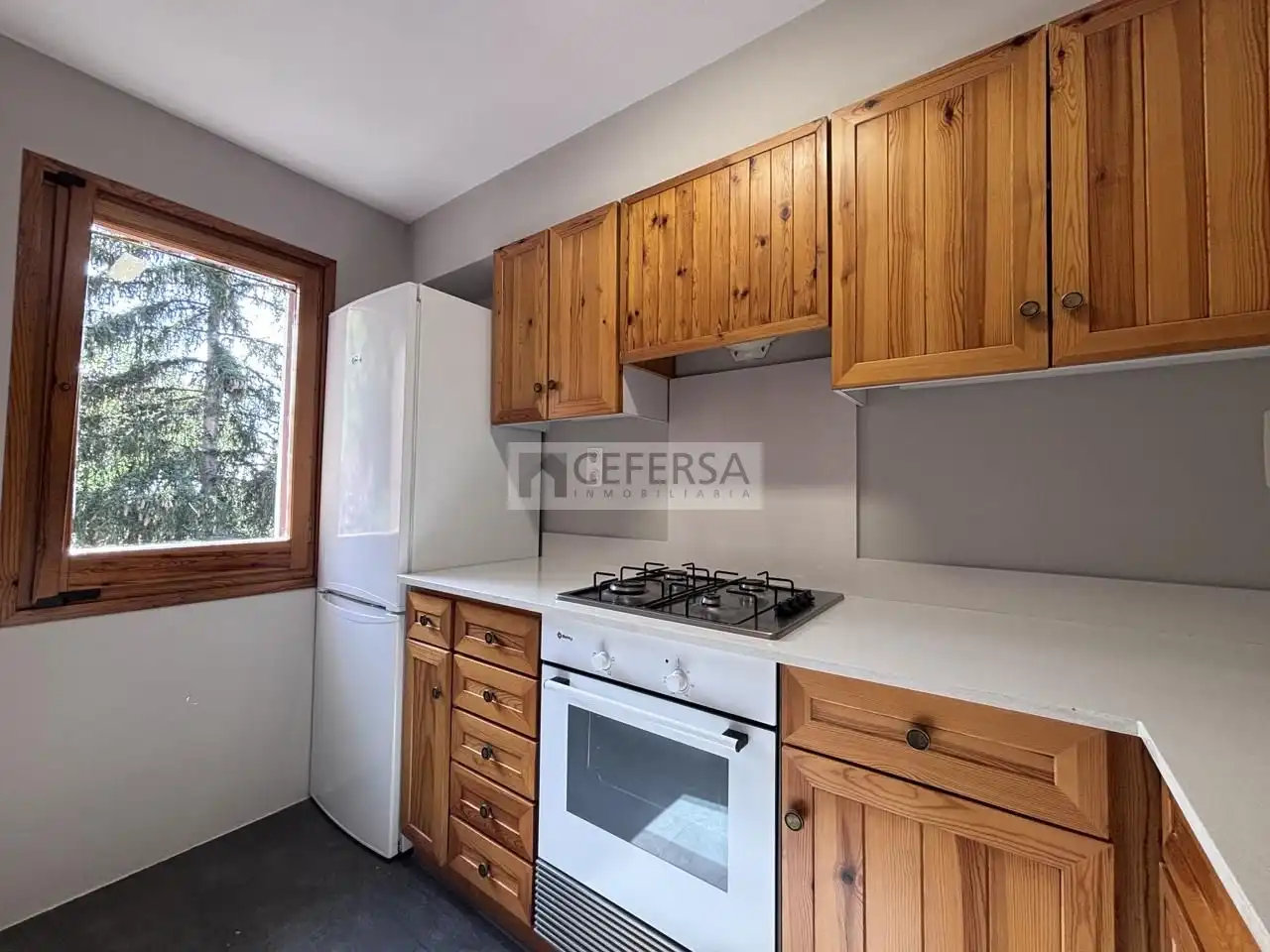 Küche von Haus oder Chalet zur Miete in Alp mit Heizung, Privatgarten und Parkett