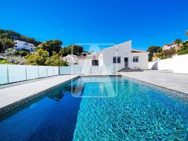 Villa con piscina in vendita a Cala Advocat - Baladrar