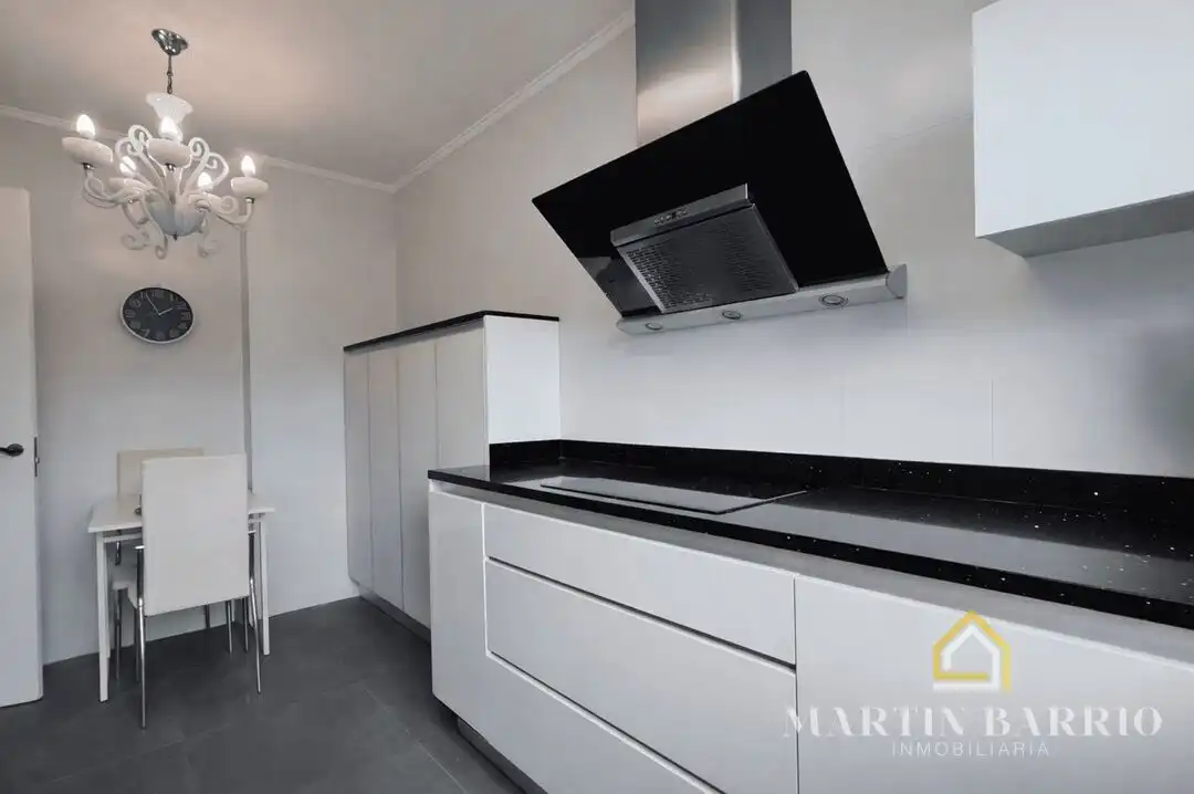 Cocina de Piso en venta en Getxo  con Aire acondicionado, Calefacción y Jardín privado
