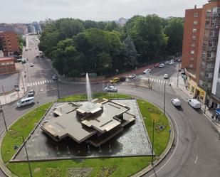 Vista exterior de Pis en venda en León Capital  amb Terrassa