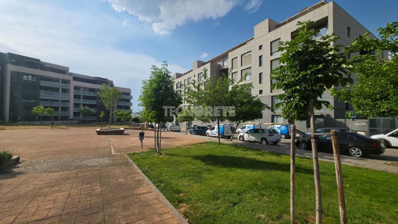 Vista exterior de Pis en venda en Guadalajara Capital amb Aire condicionat, Calefacció i Piscina comunitària