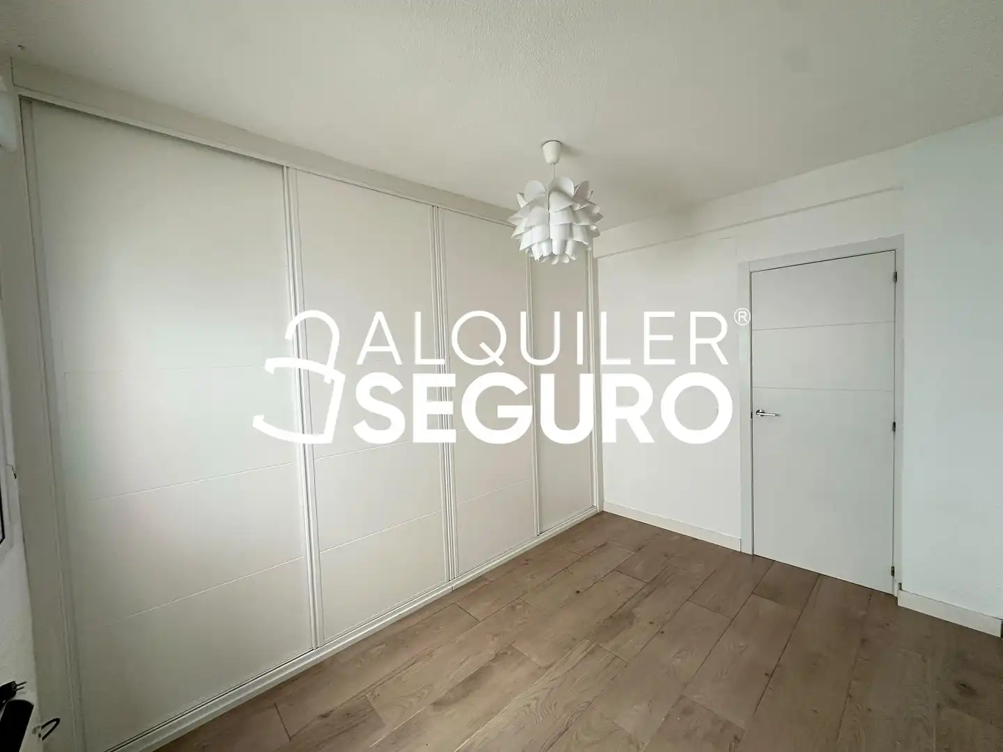 Habitación de Piso de alquiler en Madrid con Calefacción y Trastero