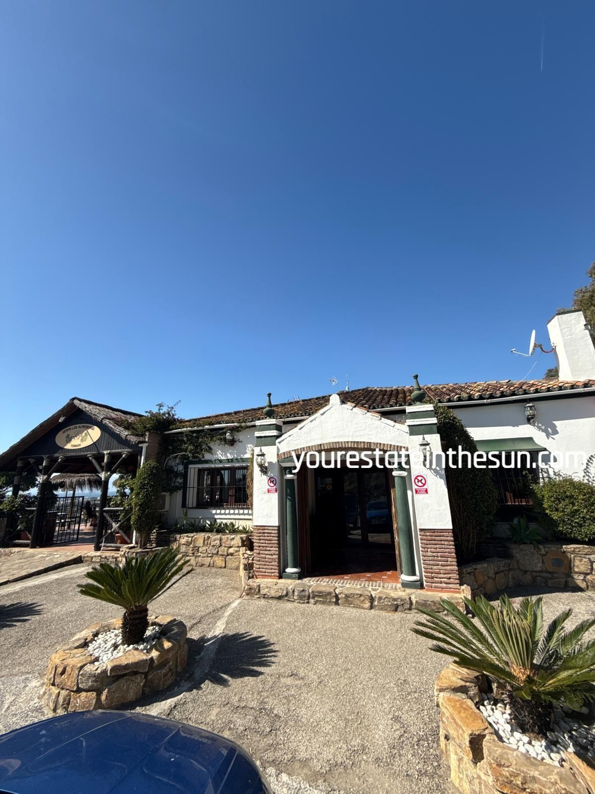 Premises for sale in Benahavís  with Air Conditioner and Terrace
