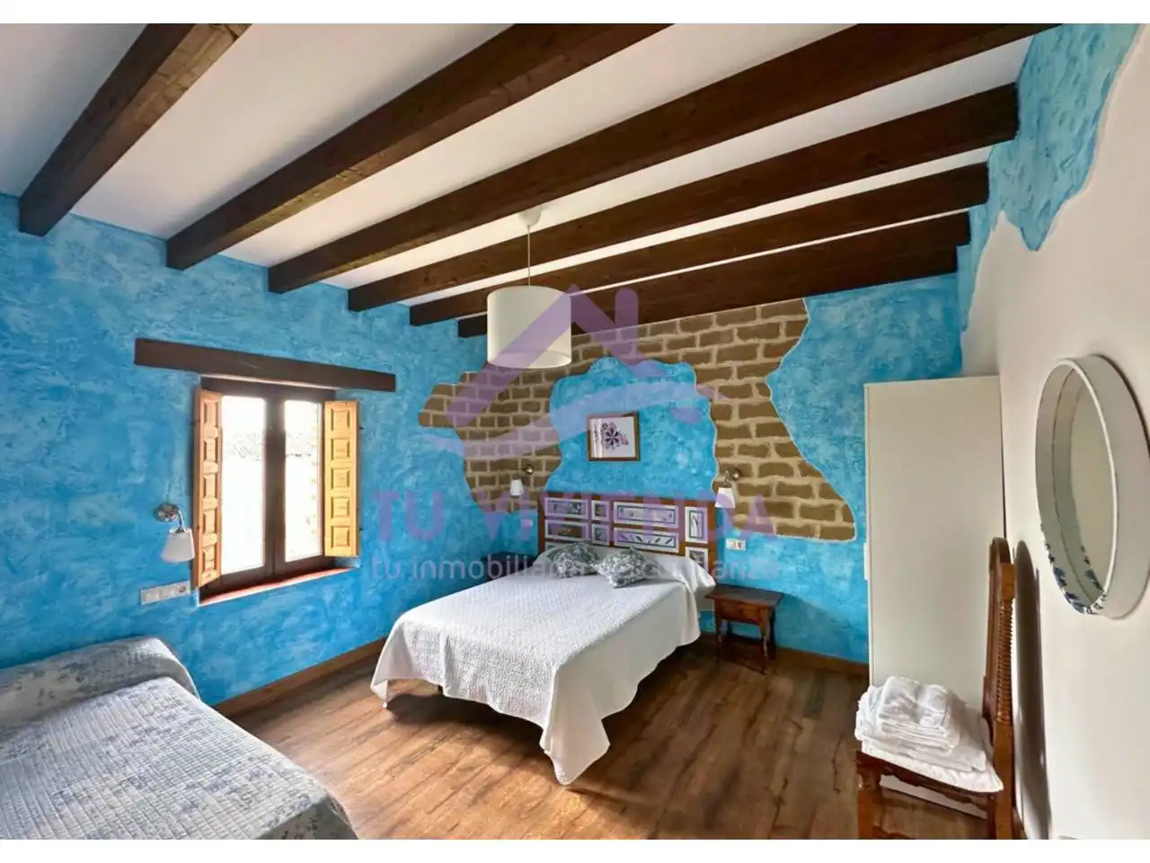 Habitación de Casa o chalet en venta en Bustillo de la Vega con Jardín privado, Piscina y Amueblado
