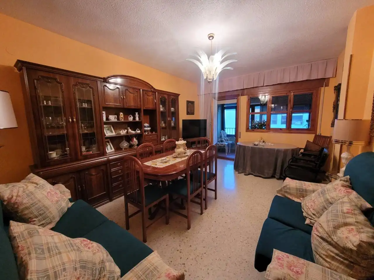 Sala de estar de Piso en venta en Baza con Calefacción y Trastero