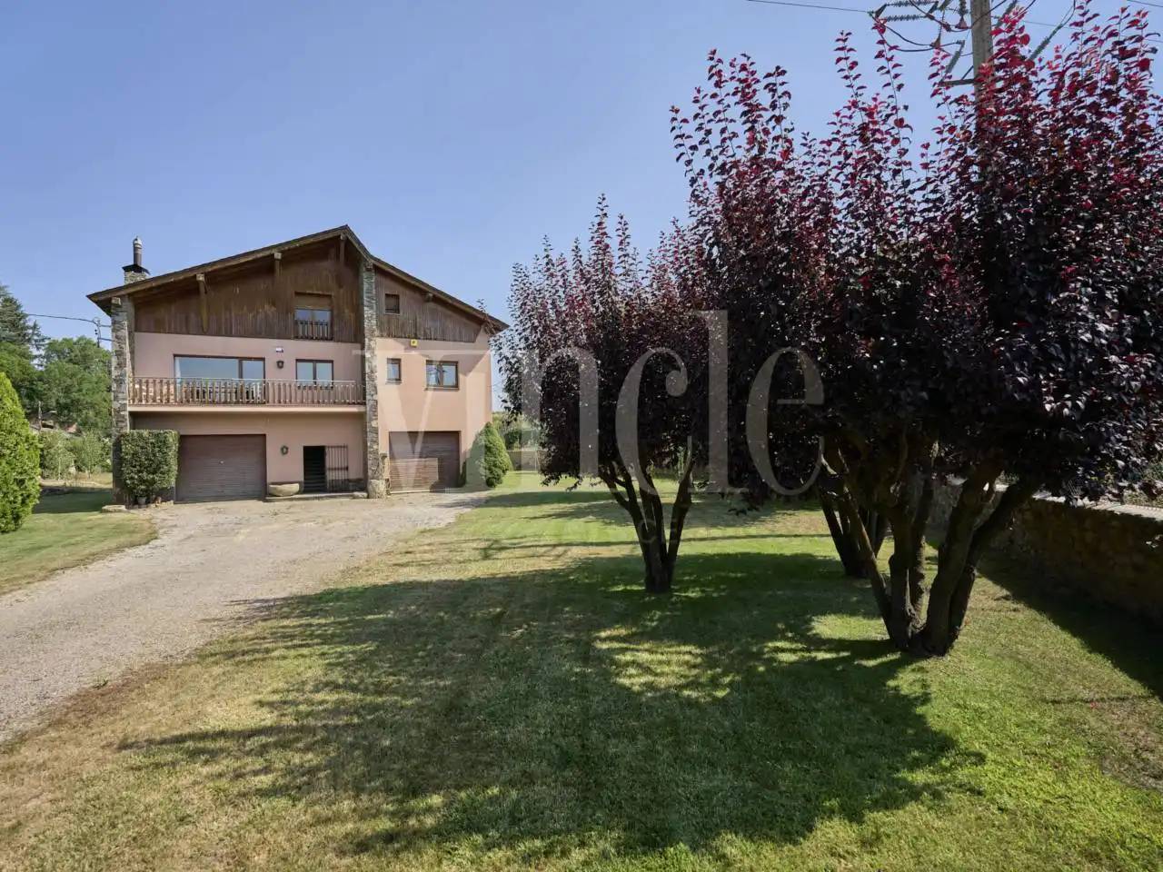 Vista exterior de Casa o xalet en venda en Puigcerdà amb Calefacció, Jardí privat i Parquet