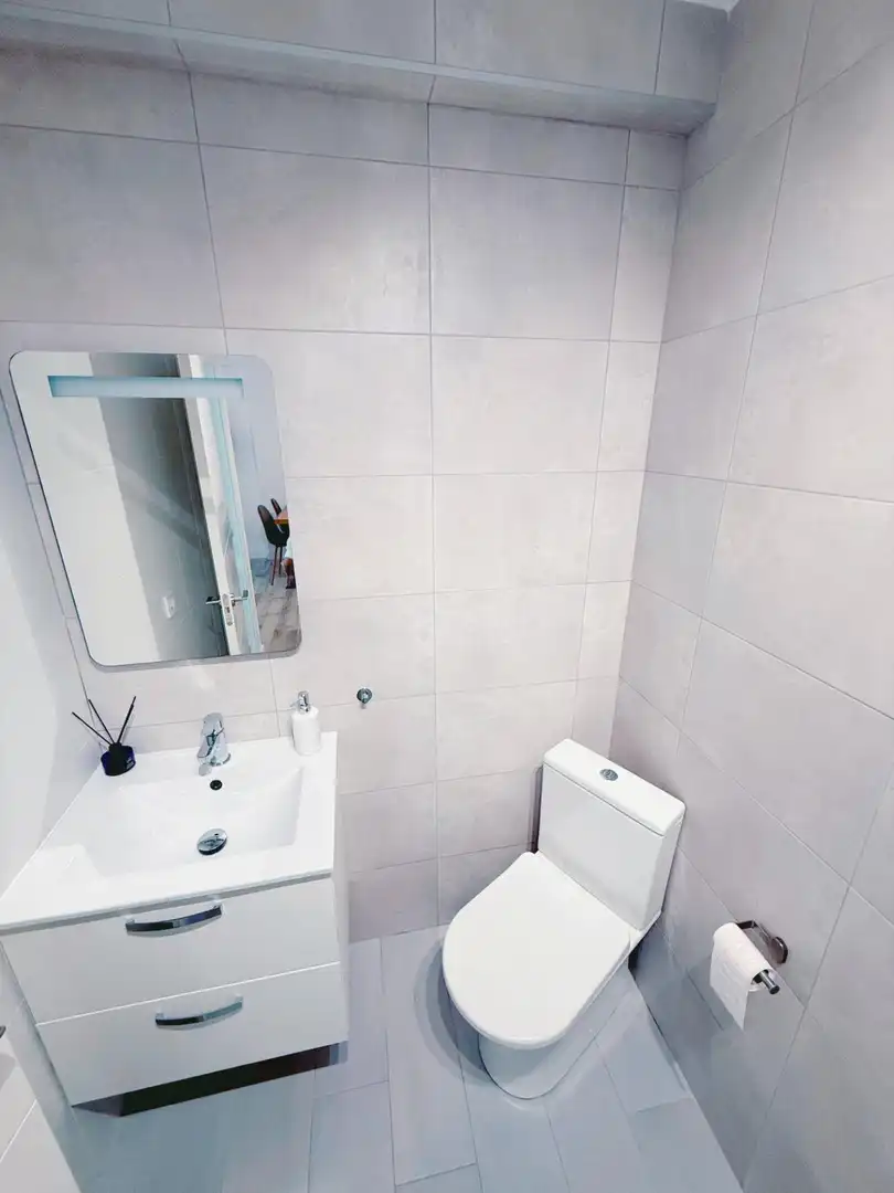 Bany de Apartament en venda en Torrevieja amb Aire condicionat, Terrassa i Moblat