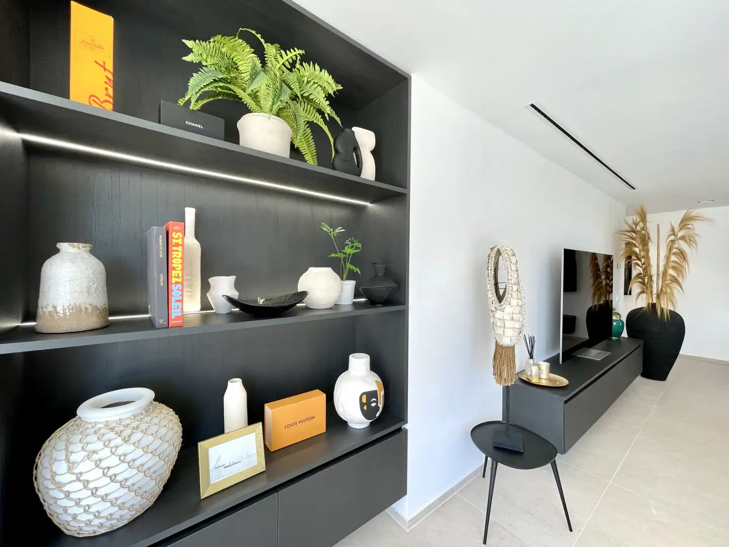 Sala de estar de Apartamento en venta en Sotogrande con Aire acondicionado, Piscina y Balcón