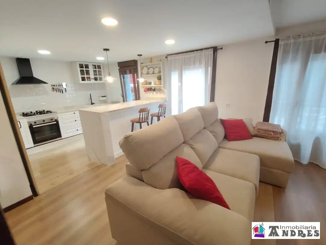 Sala de estar de Dúplex en venta en Bermeo con Calefacción, Jardín privado y Parquet