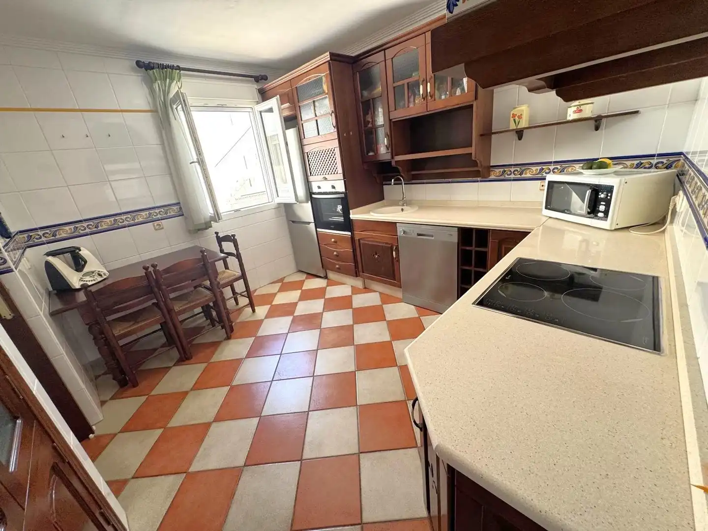 Cuina de Casa o xalet en venda en Punta Umbría amb Terrassa i Balcó