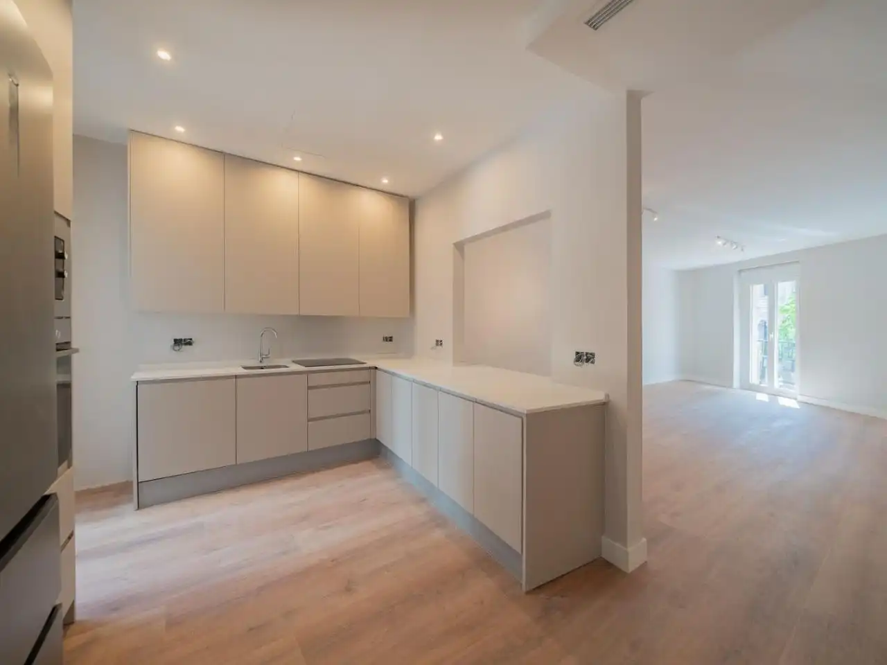 Cocina de Piso en venta en  Madrid Capital con Aire acondicionado