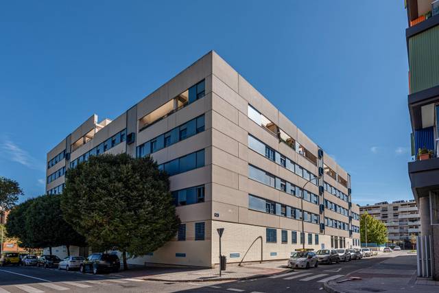 Piso en Alquiler en IGLESIAS EXTRAMUROS, 7 en Cuatro vientos