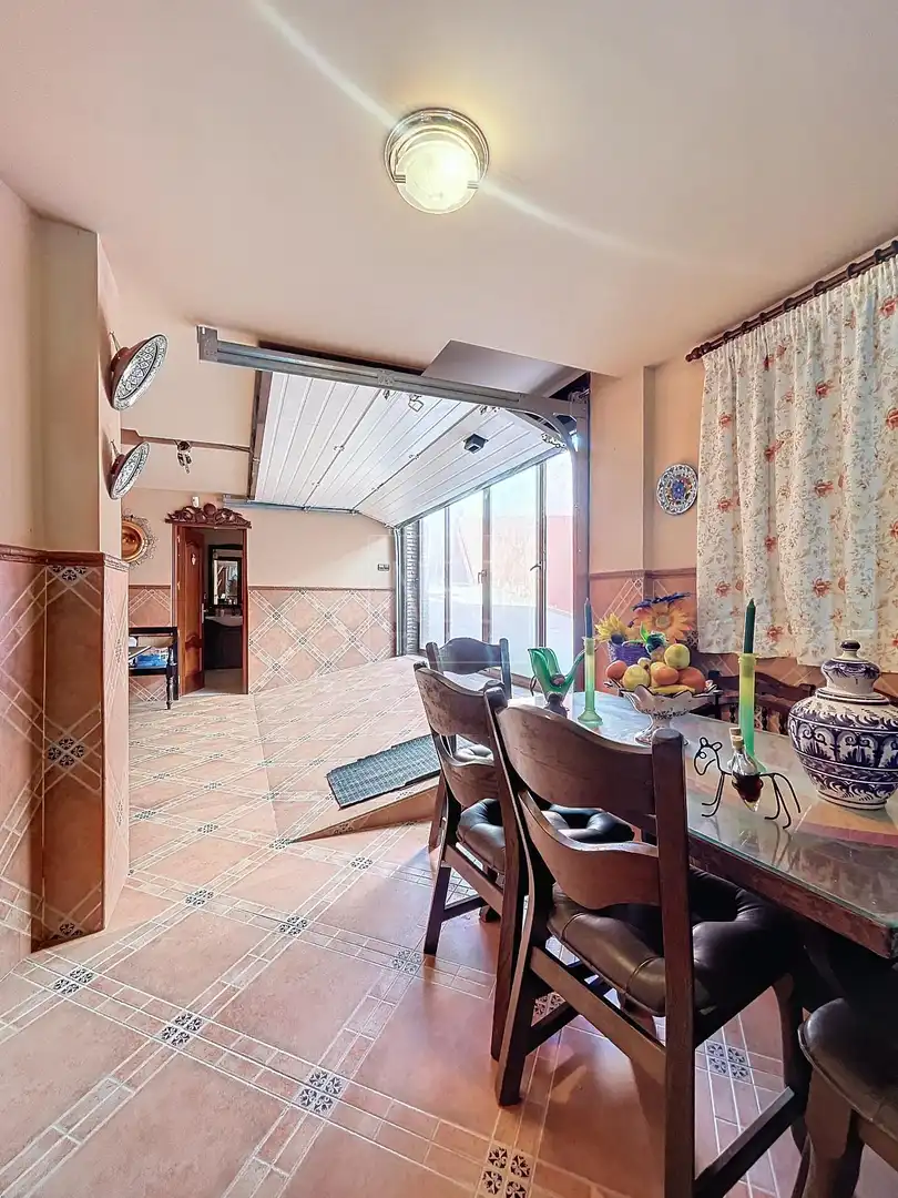 Cuina de Casa o xalet en venda en Motril amb Aire condicionat, Jardí privat i Terrassa