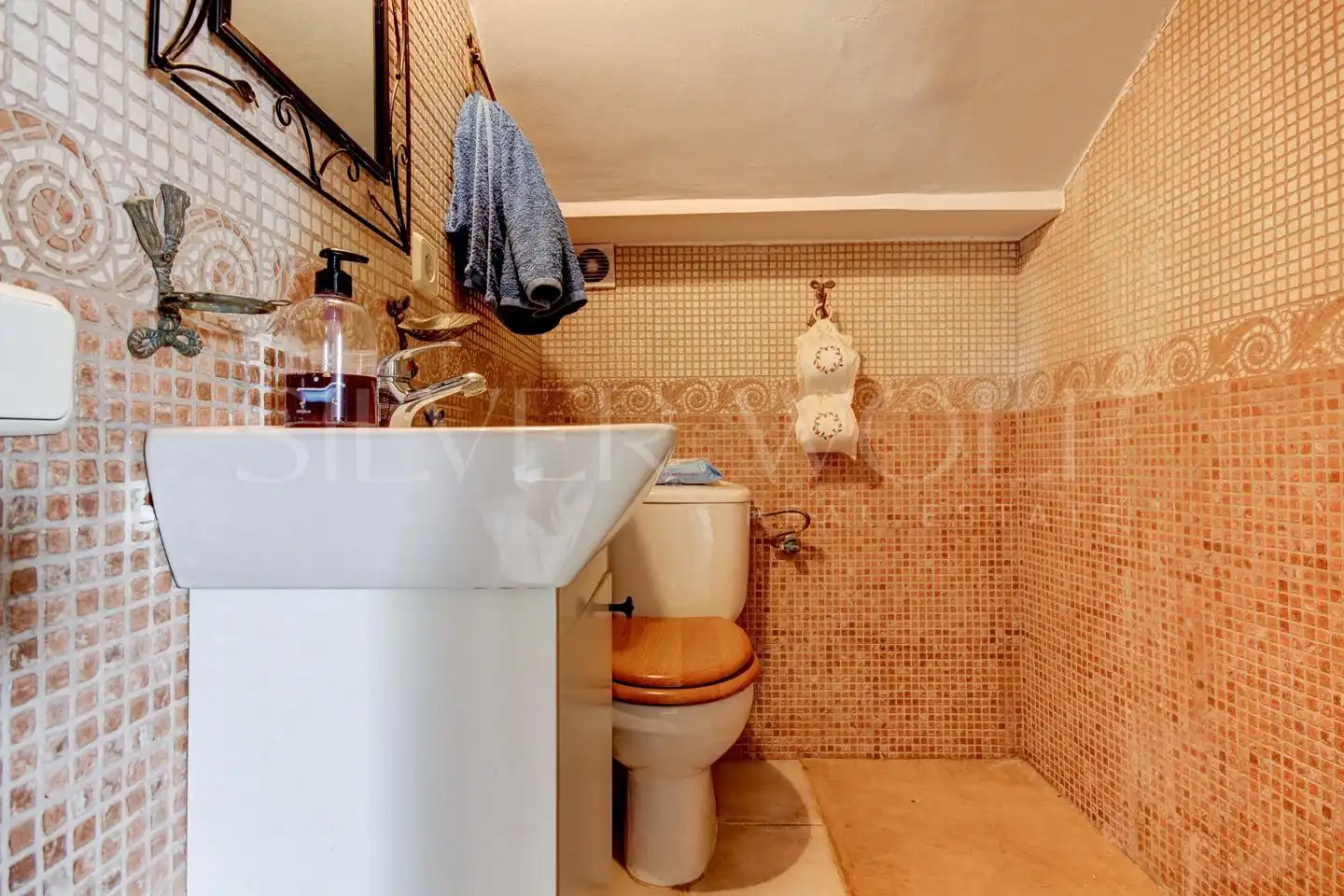 Baño de Casa o chalet en venta en Vallirana con Aire acondicionado, Calefacción y Jardín privado