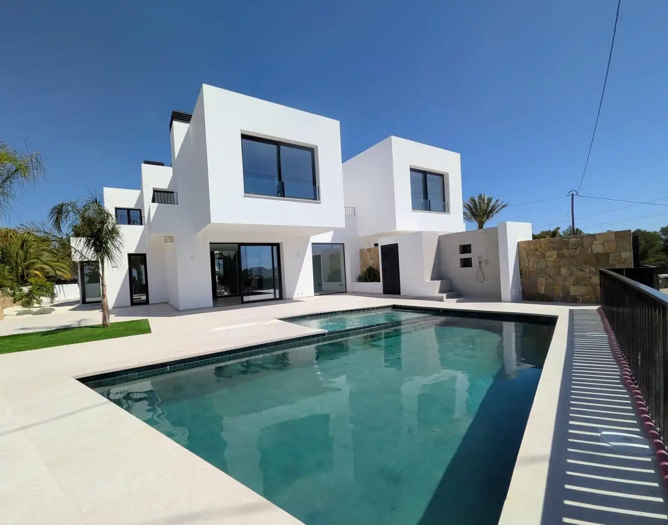 Vista exterior de Casa adosada en venta en L'Alfàs del Pi con Aire acondicionado, Calefacción y Jardín privado