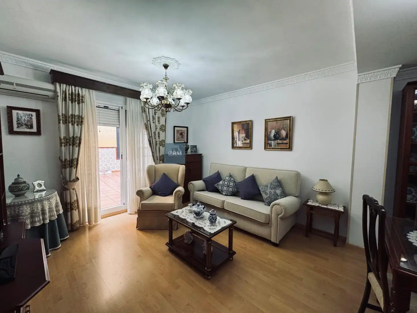 Sala de estar de Piso en venta en Sanlúcar de Barrameda con Aire acondicionado, Calefacción y Parquet
