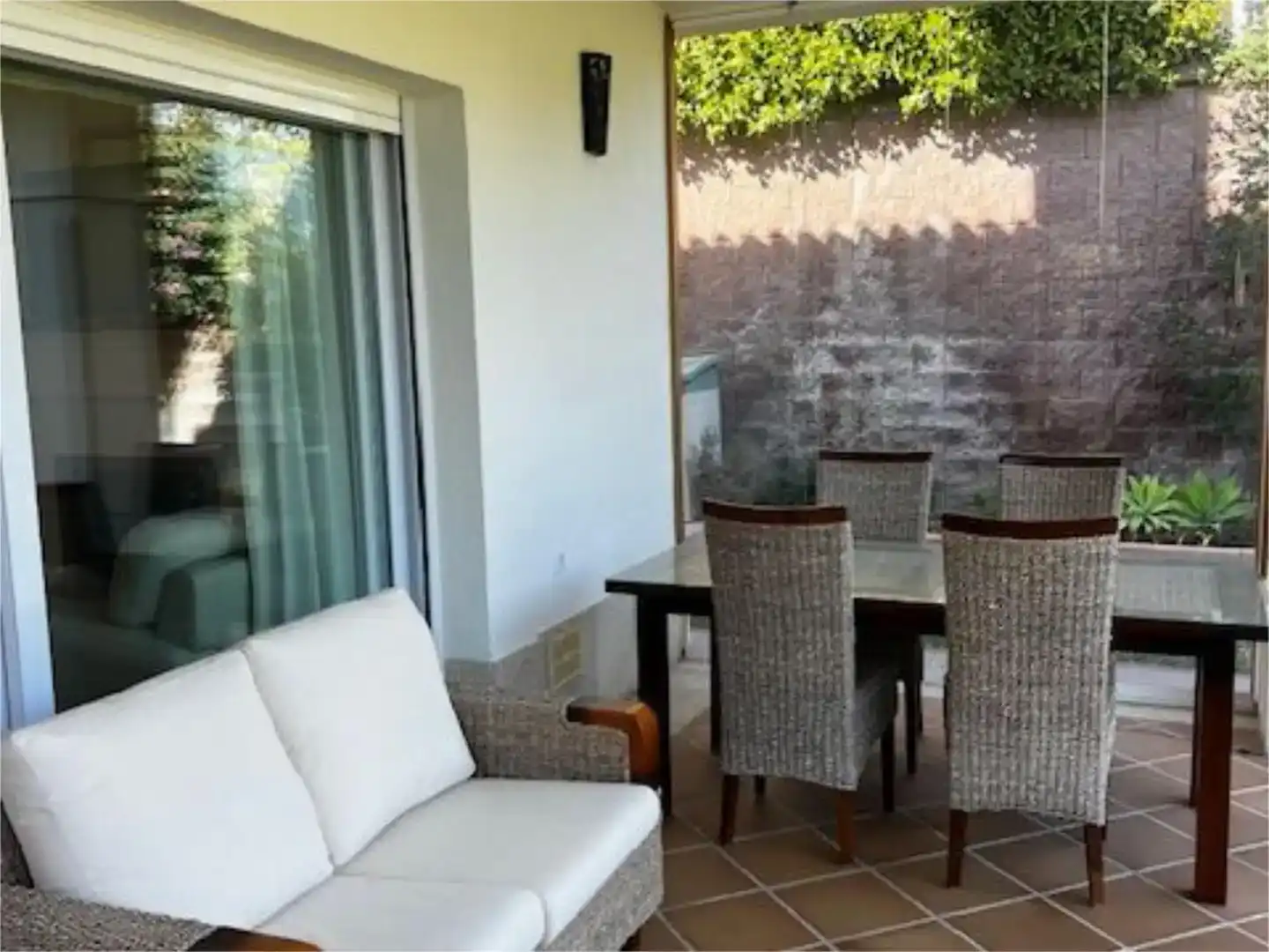 Terrasse von Wohnung zur Miete in Marbella mit Klimaanlage, Privatgarten und Möbliert