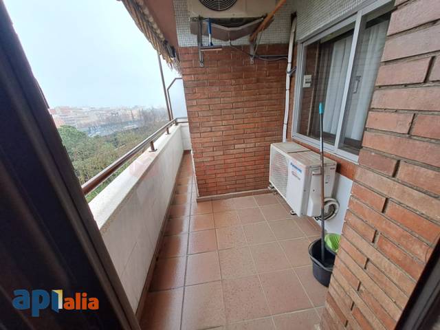 Piso en Venta en Esplugues de Llobregat - Carrer del Alcalde Martí  en El Centre