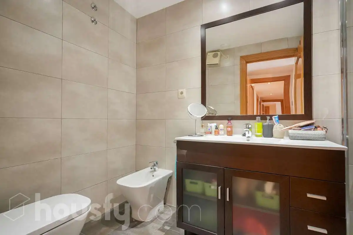 Baño de Piso en venta en Madrid con Aire acondicionado, Calefacción y Jardín privado